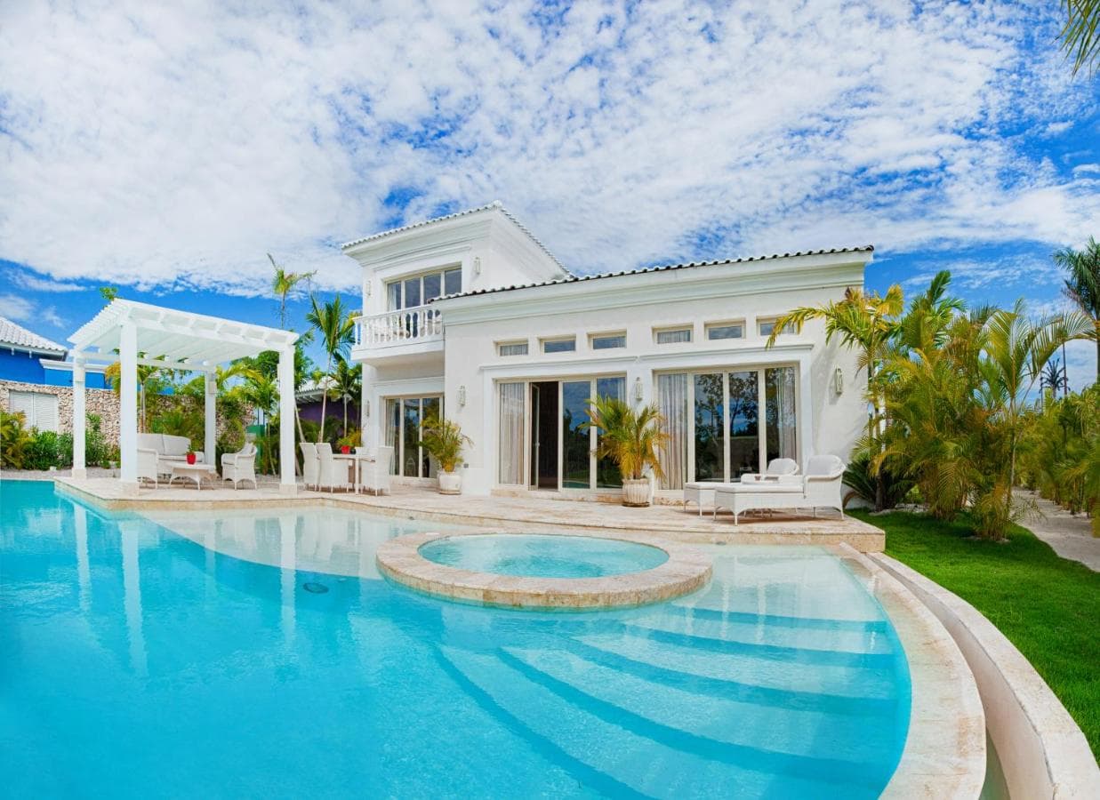 The Rise of Eco-Luxury: Top 5 Sustainable Resorts in the Caribbean for 2025