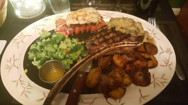 Mara's Gourmet
