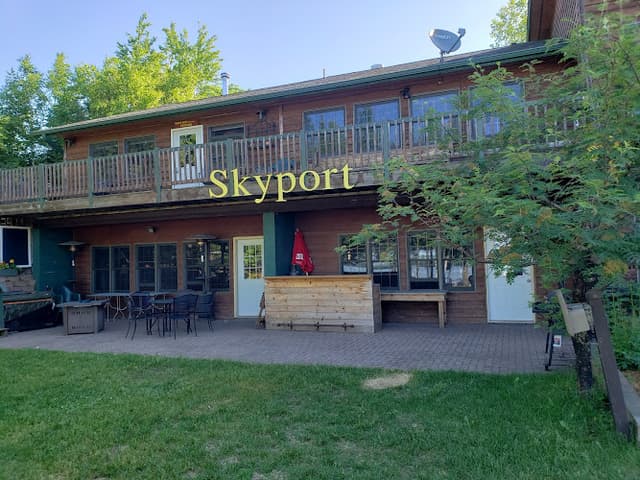 Skyport Lodge & Raven Rock Grill