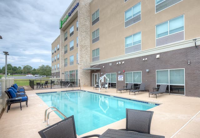 Holiday Inn Express & Suites Fort Mill, an IHG Hotel