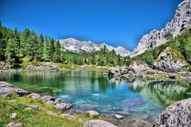Seven Lakes Valley