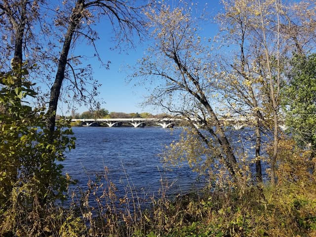 Peninsula Point Park