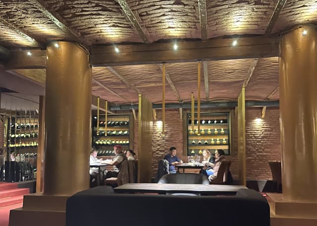 Restaurant Hide