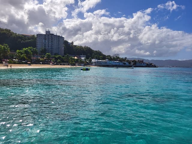 Doctor's Cave Beach