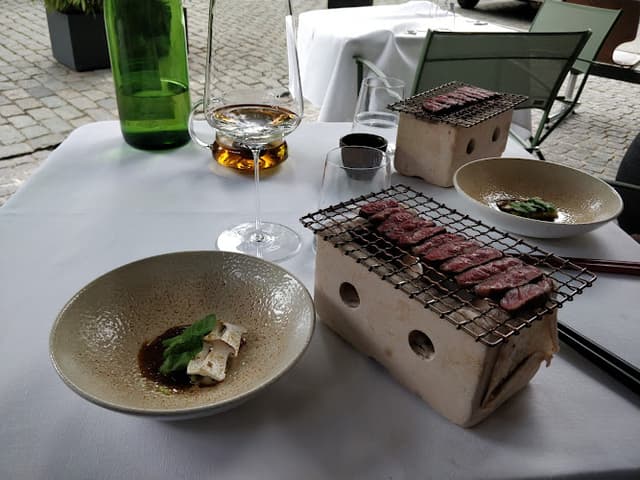 DIM Dining*