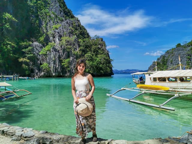 Kayangan Lake
