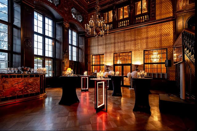 Schlosshotel Berlin by Patrick Hellmann