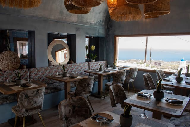 Tholoto Brunch & Restaurant