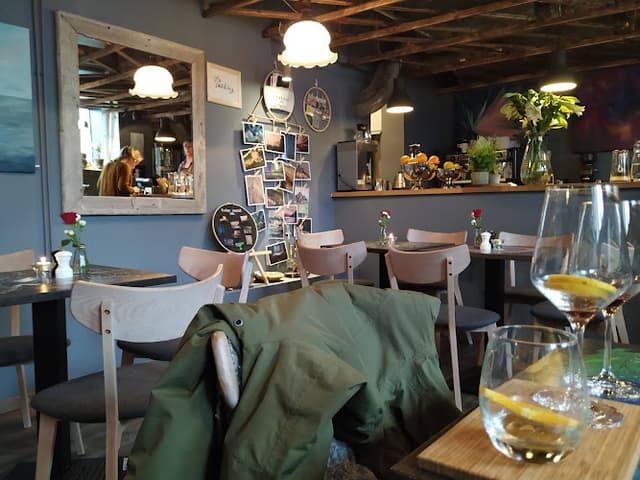 Art Café Bistro