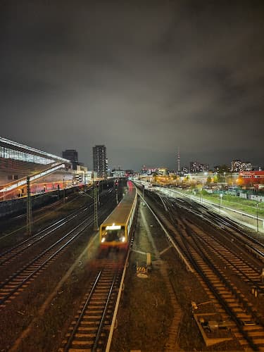 Einkaufsbahnhof Berlin Warschauer Straße