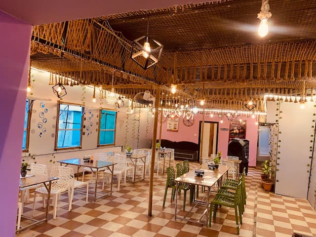 ROOFTOP RESTAURANT