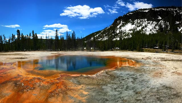Black Sand Basin