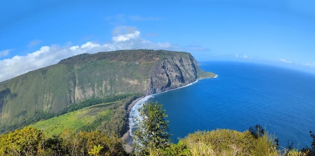 Waipiʻo Valley Lookout