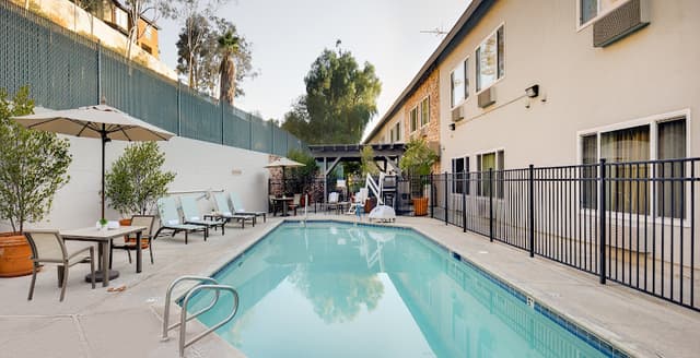 Ayres Hotel Corona - Riverside
