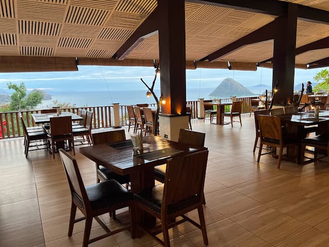 Sesto Senso Restaurant and Lounge