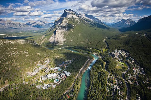 Banff & Lake Louise Tourism