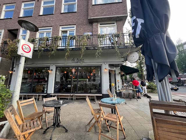 De Nada - Music & Wine Bar