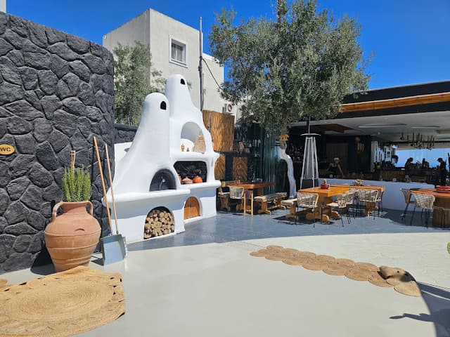 Katsaboo Santorini