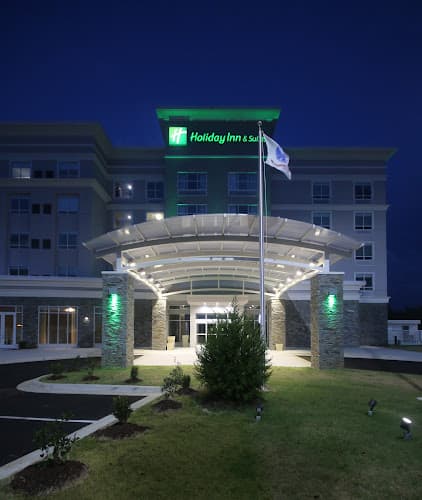 Holiday Inn & Suites Fayetteville W-Fort Bragg Area, an IHG Hotel
