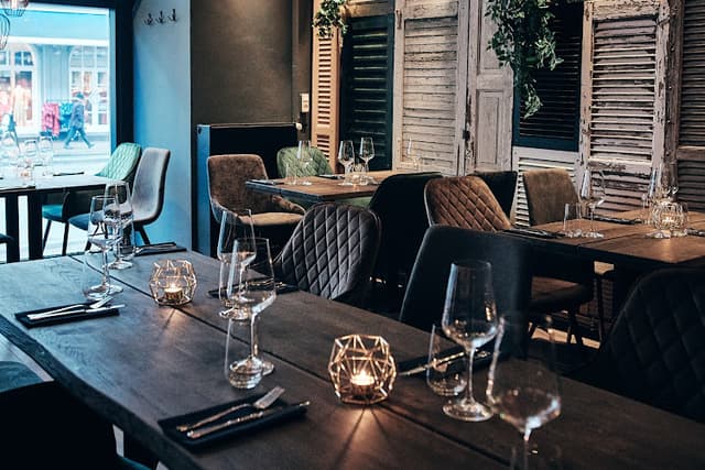 Maple Casual Dining