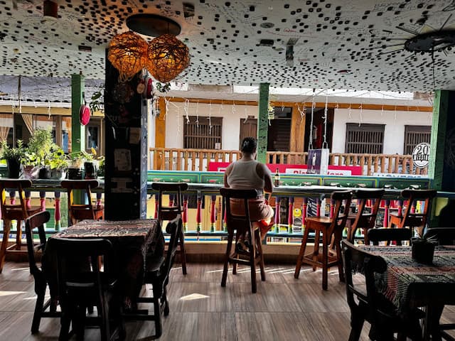 Brujula Food and Drinks