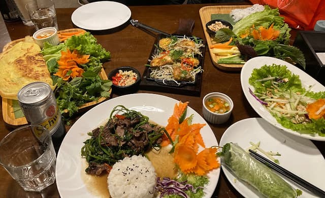Hoang's Restaurant - Vietnamese Cuisine & Vegan Food