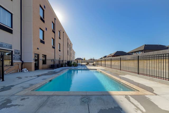 Comfort Inn & Suites Harrah