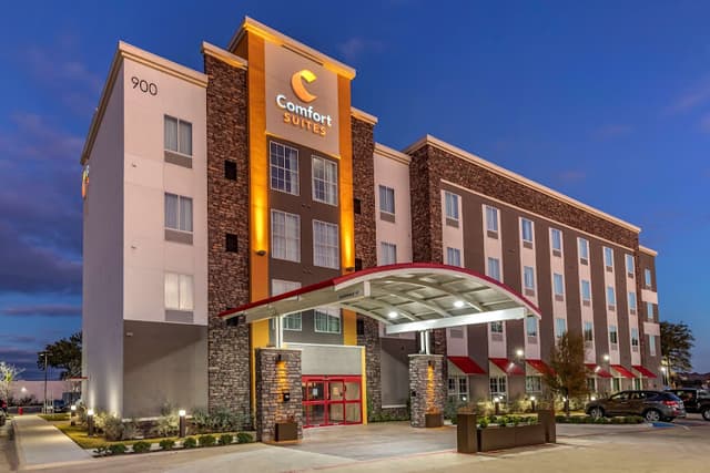 Comfort Suites