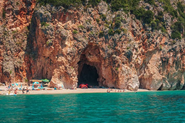 Pigeons Cave