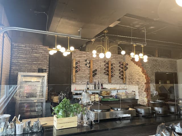 Paris West Restaurant and Bar