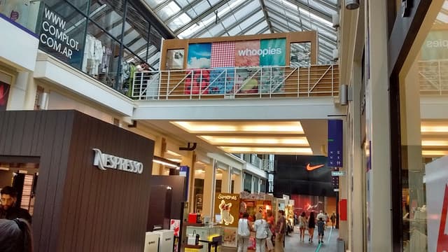 El Solar Shopping