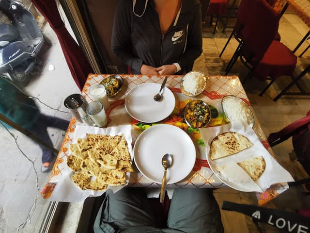 Niyati Cafe