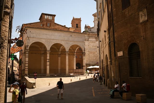 Loggia del Papa, Siena