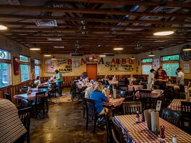 Danna's BBQ and Burger Shop