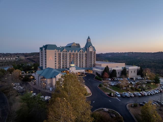 Chateau on the Lake Resort Spa & Convention Center