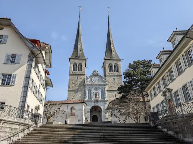 Hofkirche St. Leodegar