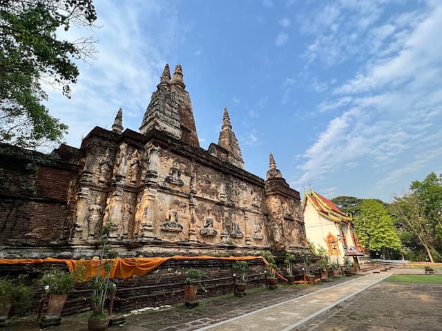 Wat Jed Yot, Phra Aram Luang