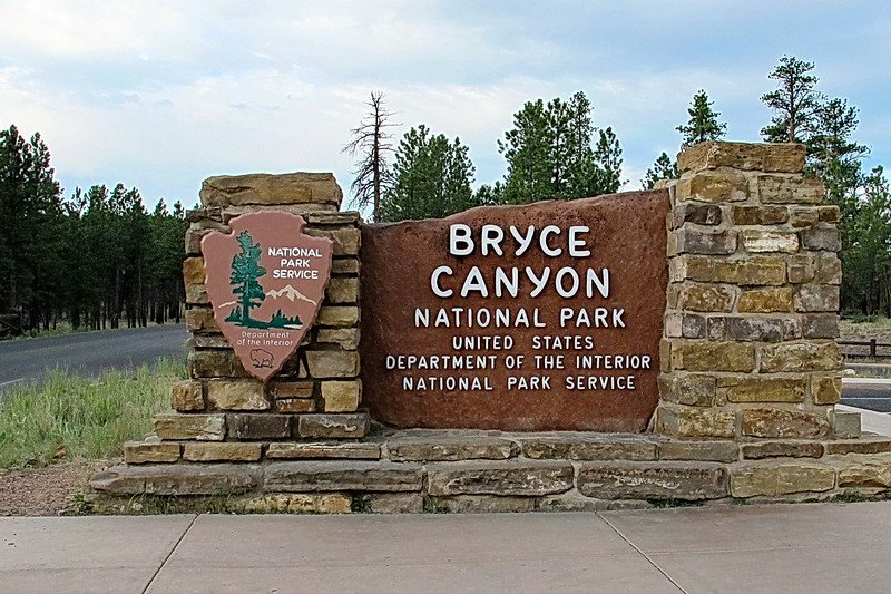 Welcome sign board at Bryce Canyon National Park