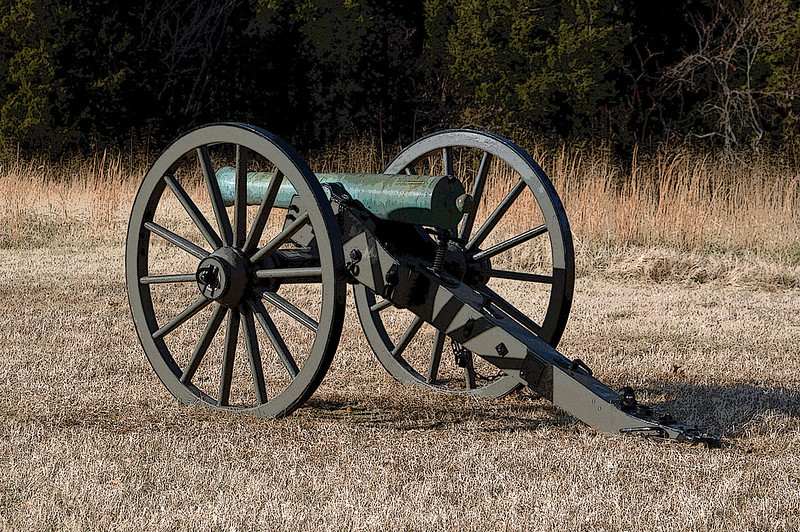 Civil War cannon in Stones River National Battlefield