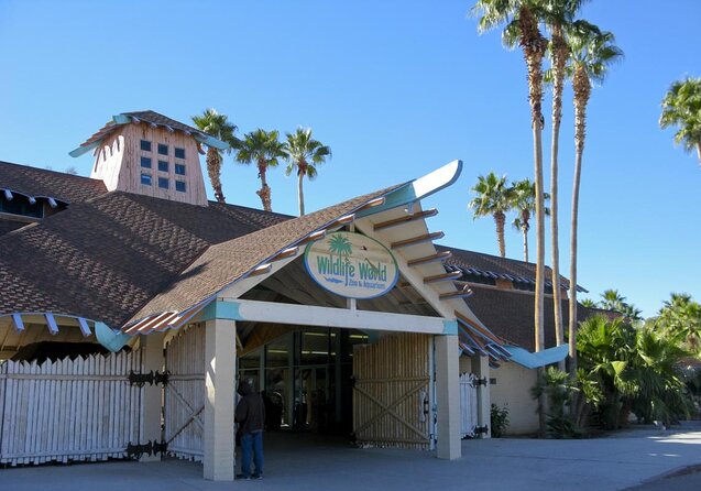 entrance facade to the Wildlife World Zoo & Aquarium