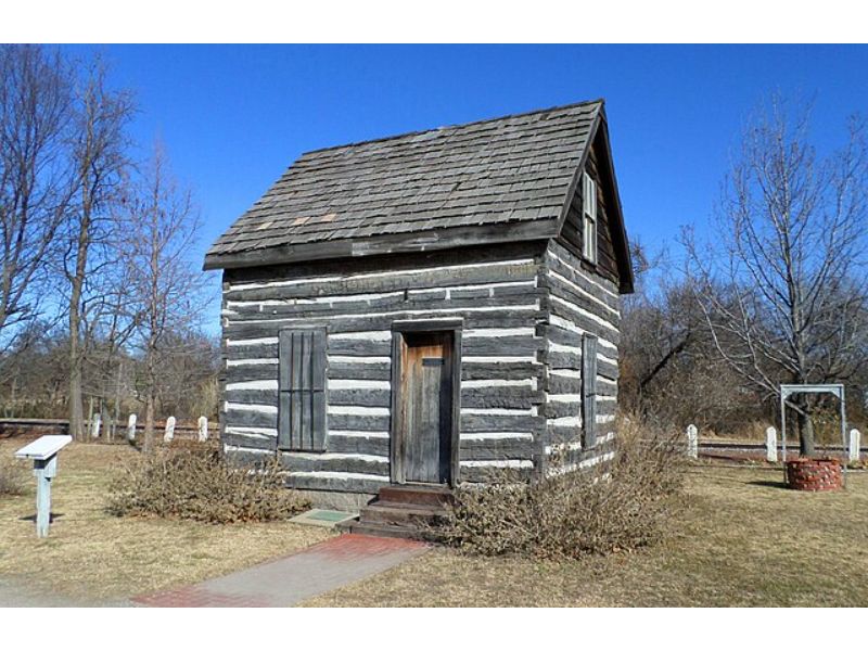 Beard Cabin is an original log cabin built by one of Shawnee's pioneer families