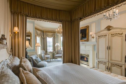 The Chanler at Cliff Walk luxurios room