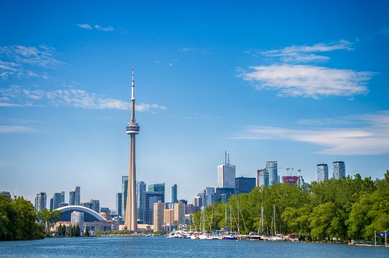 30 Fun & Best Things to Do in Toronto, Canada