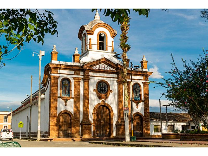 Strung like a celestial pearl in the heart of Timbio, the Iglesia San Pedro greets the eye like a time-traveled relic from a bygone era.