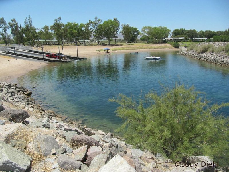 If basking in the great outdoors is more your speed, Jack Smith Memorial Park is a hub of activity, offering room for picnicking, playgrounds for kids, and beautiful views of the Colorado River.