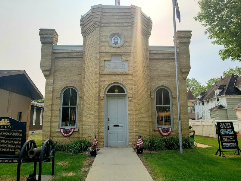 If you’re looking for something a bit more cultural, check out the many museums and galleries that Litchfield has to offer.