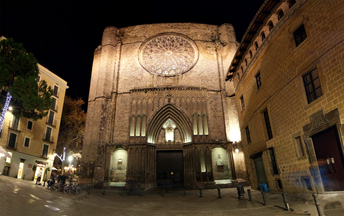 Main facade of Santa Maria del Pi