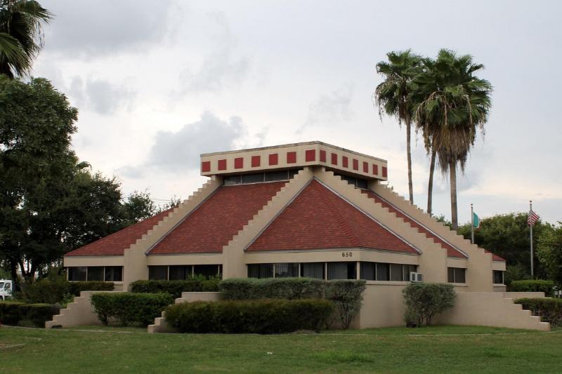 At the Brownsville Events Center, look out for events commemorating significant historical moments such as the Mexican-American War with battle reenactments and educational exhibits.