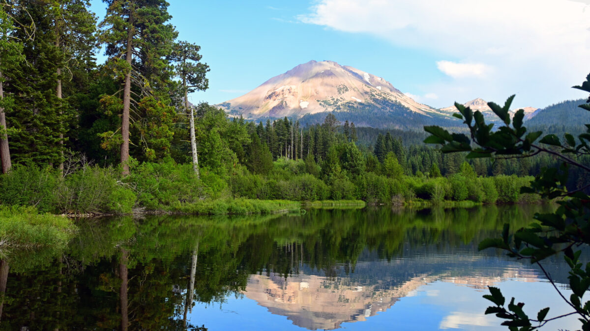 Lake Manzanita, Lassen Volcanic National Park, California, USA