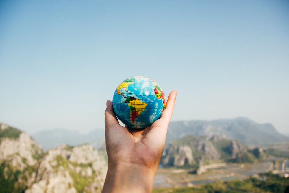 How to Travel Around the World in 2026: 10 Essential Tips for Budget-Conscious Adventurers